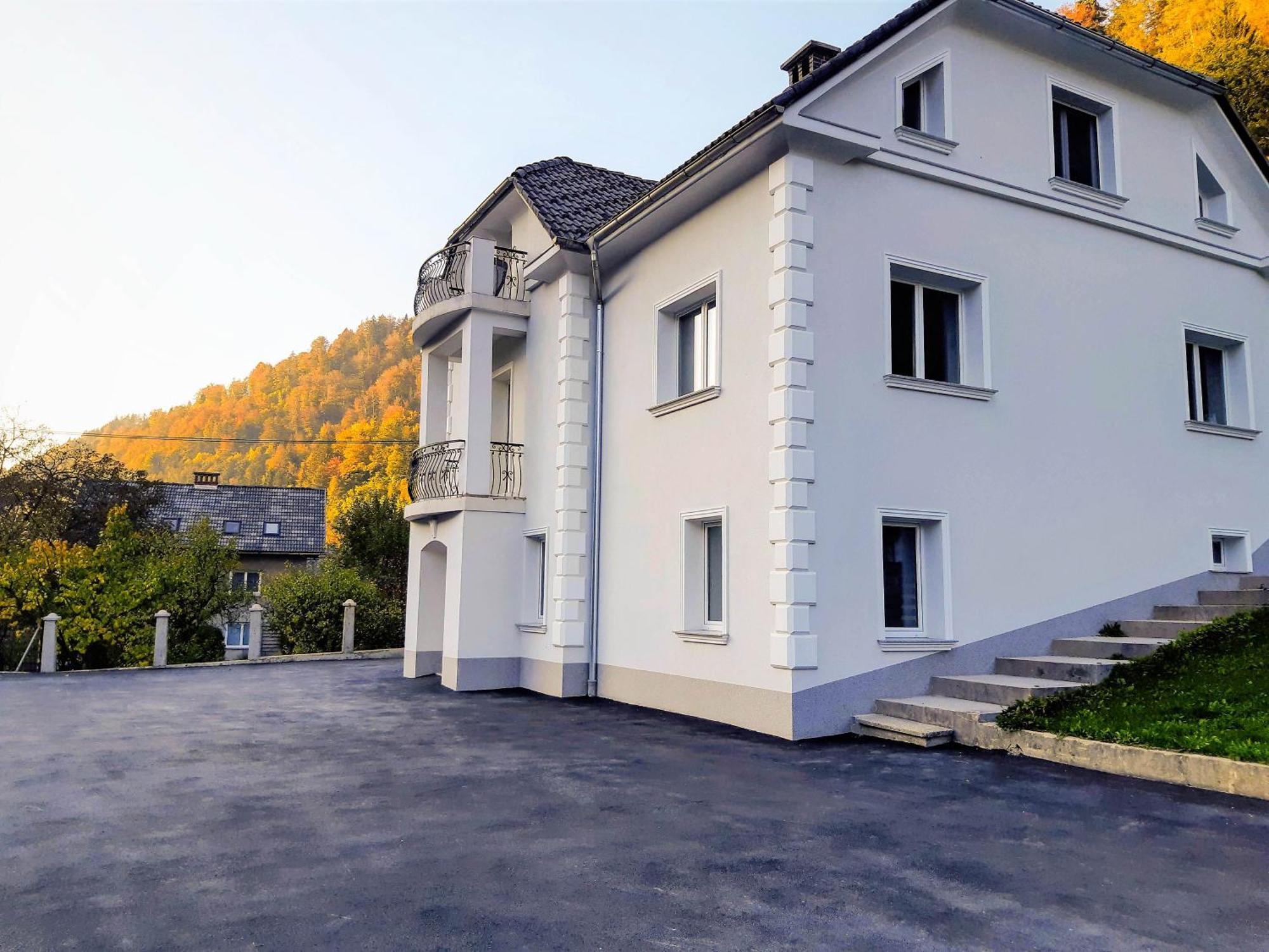 Villa Hillside Apartment Jesenice Exterior photo