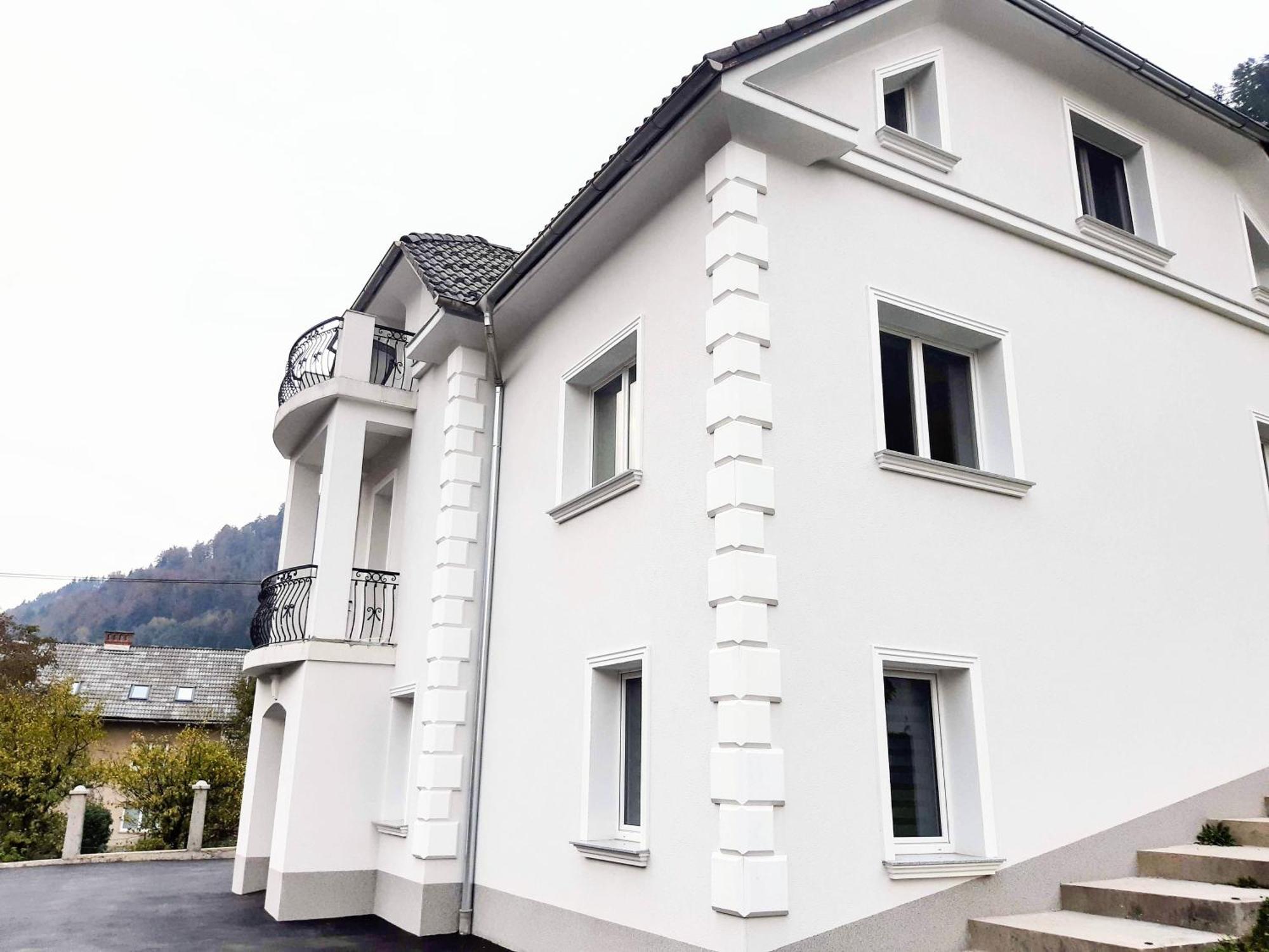 Villa Hillside Apartment Jesenice Exterior photo