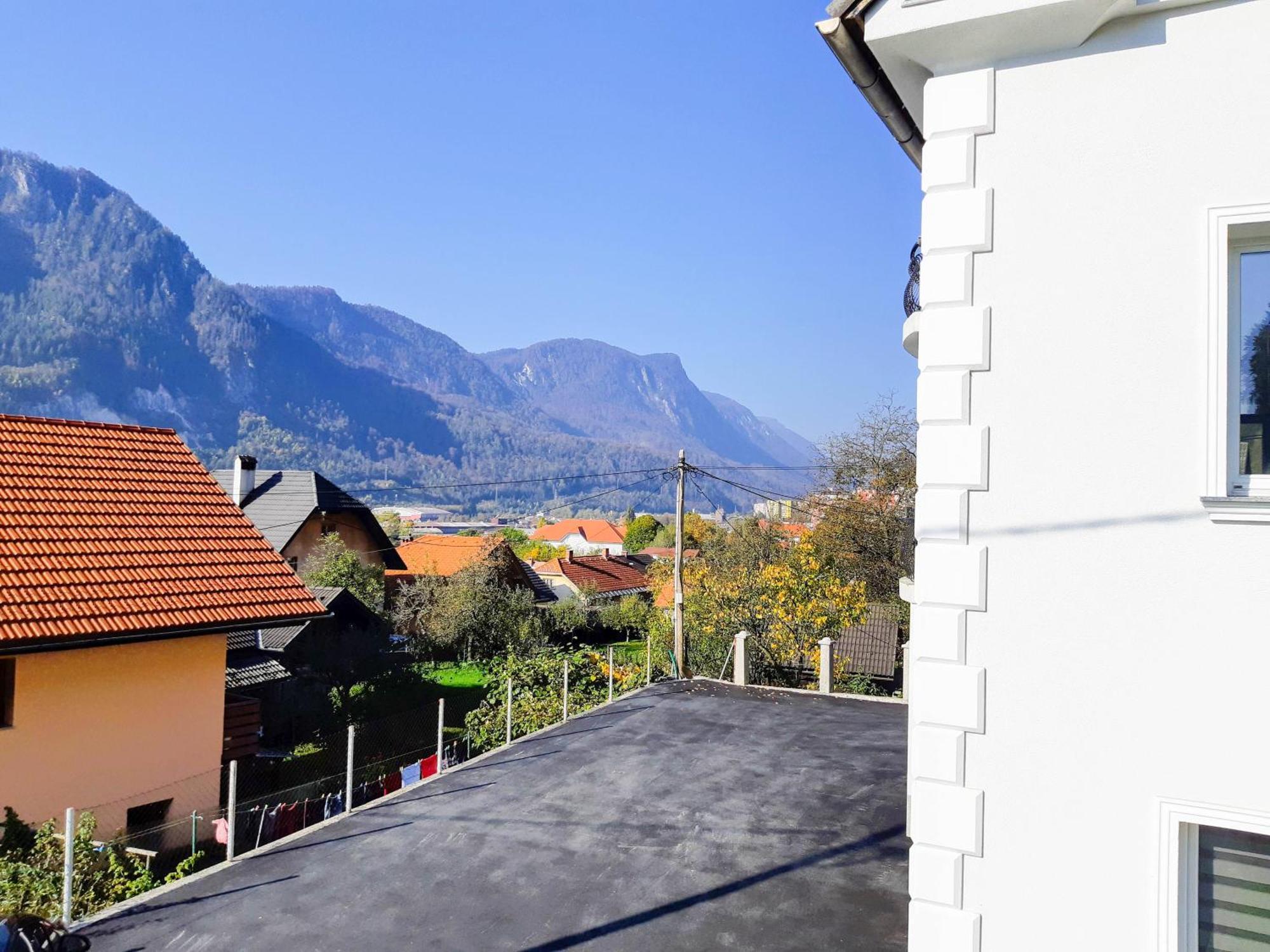 Villa Hillside Apartment Jesenice Exterior photo