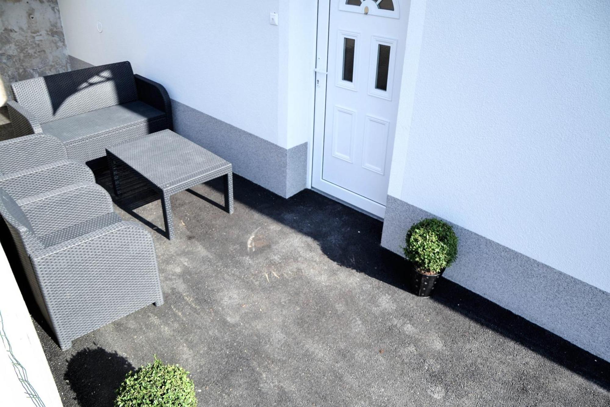 Villa Hillside Apartment Jesenice Exterior photo